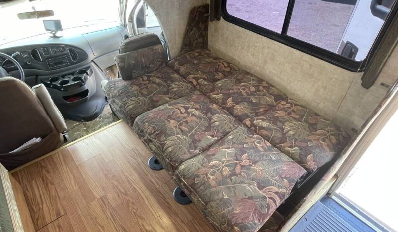 
								2006 Fleetwood Tioga 31M full									