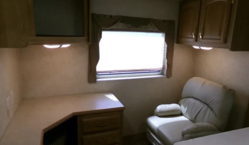 
								2005 Georgie Boy Cruise Master LE full									