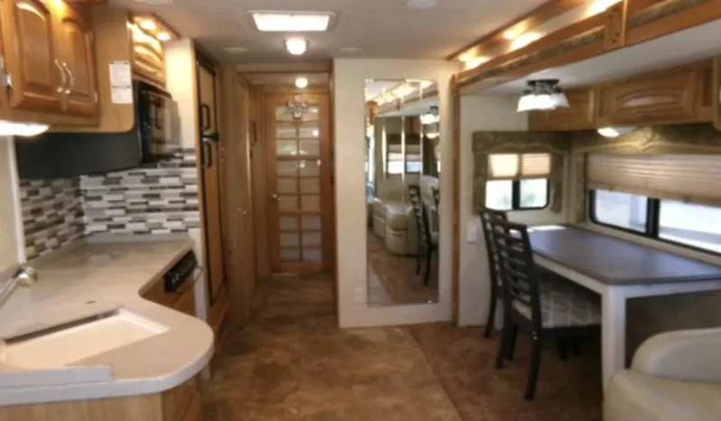 
								2005 Georgie Boy Cruise Master LE full									