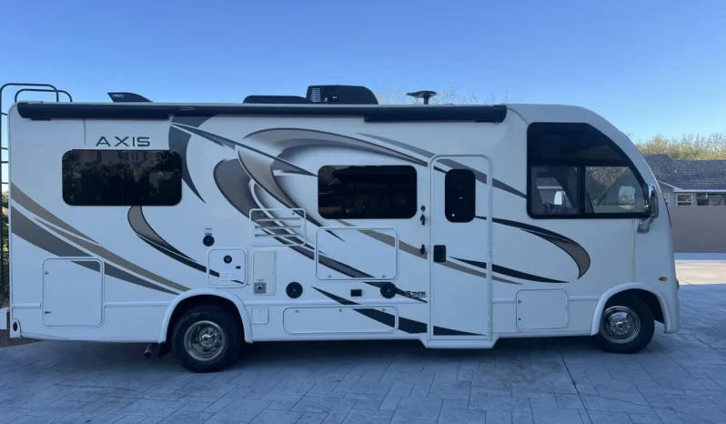 
								2018 Thor Motor Coach Axis 24.1 full									