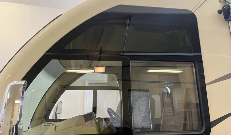
								2018 Thor Motor Coach Axis 24.1 full									