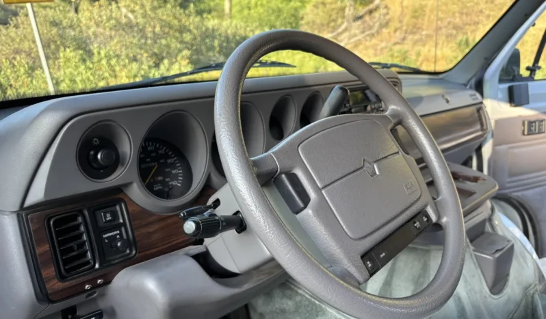 
								1996 Dodge Ram Van B3500 Roadtrek 190 Versatile full									