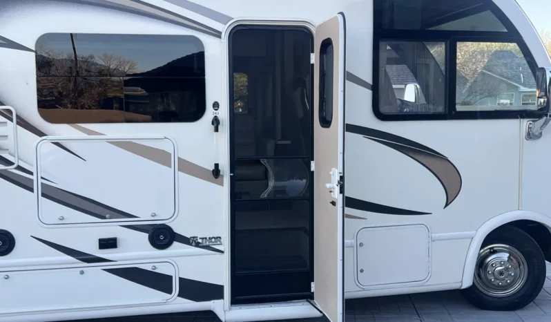 
								2018 Thor Motor Coach Axis 24.1 full									