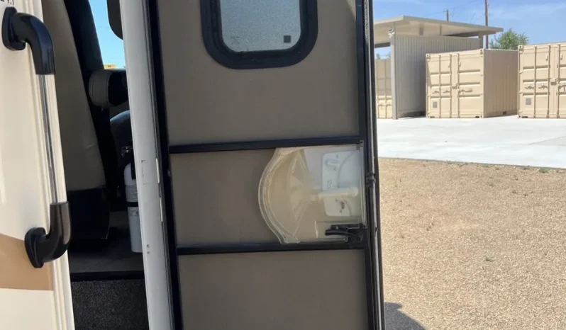 
								2018 Thor Motor Coach Axis 24.1 full									