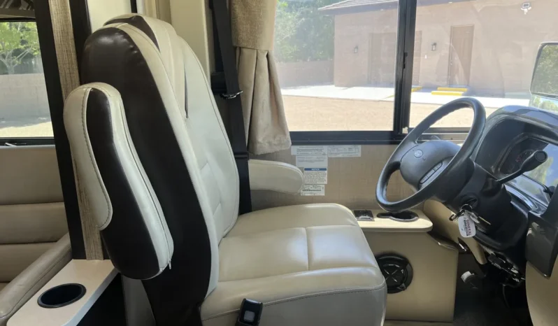 
								2018 Thor Motor Coach Axis 24.1 full									