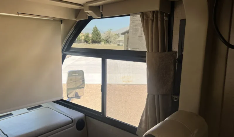 
								2018 Thor Motor Coach Axis 24.1 full									