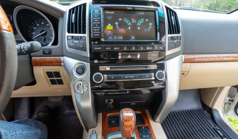 
								2014 Toyota Land Cruiser URJ200 full									