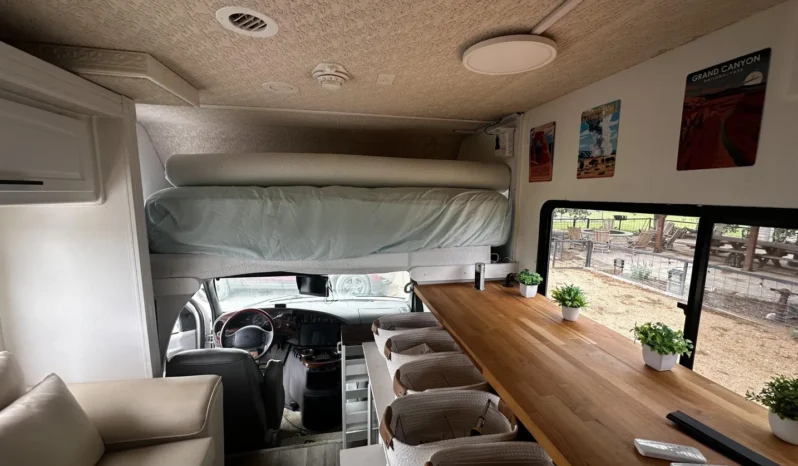 
								2002 Winnebago Itasca Sundancer Motorhome full									