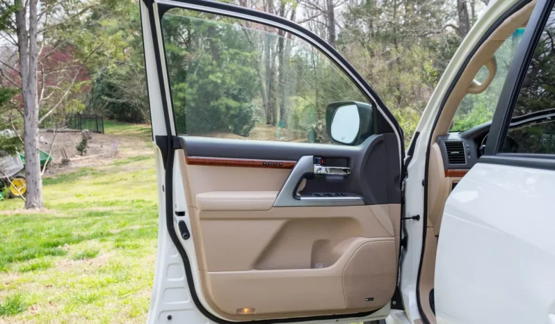 
								2014 Toyota Land Cruiser URJ200 full									