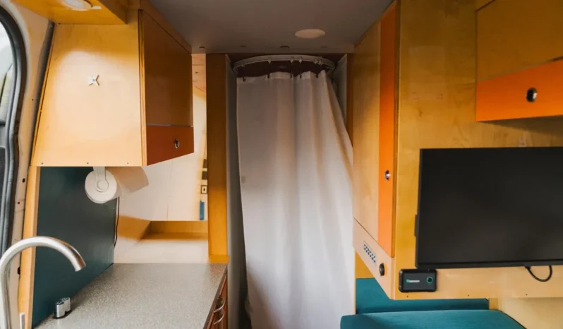 
								2008 Dodge Sprinter 2500 Camper Conversion full									