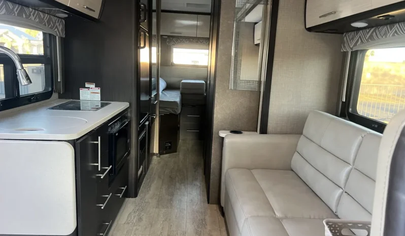 
								2018 Thor Motor Coach Axis 24.1 full									