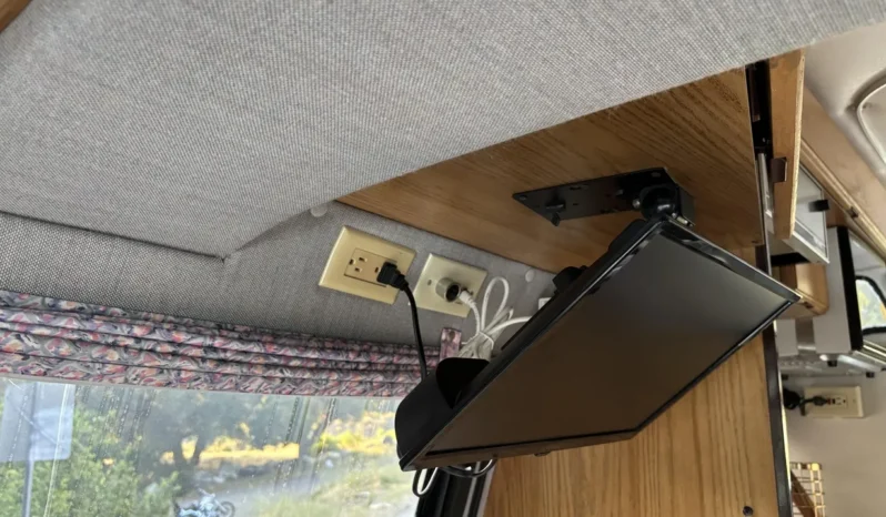 
								1996 Dodge Ram Van B3500 Roadtrek 190 Versatile full									