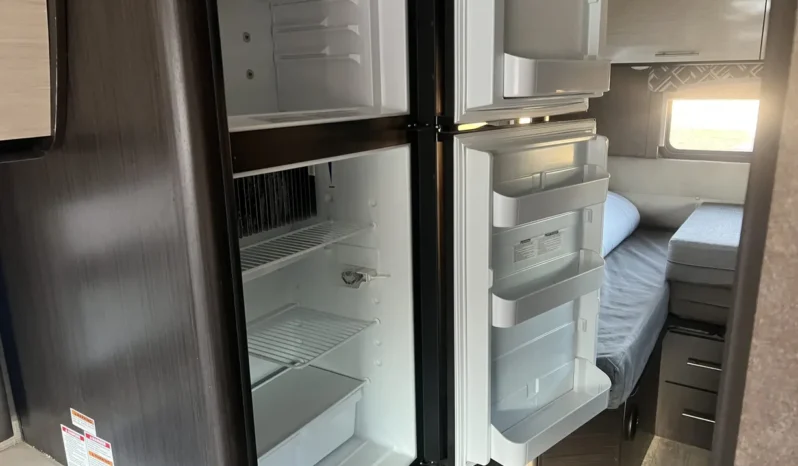 
								2018 Thor Motor Coach Axis 24.1 full									