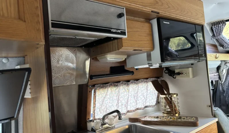 
								1996 Dodge Ram Van B3500 Roadtrek 190 Versatile full									
