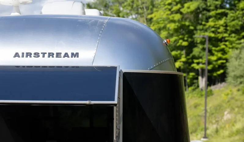 
								2021 Airstream Bambi 16′ Travel Trailer full									