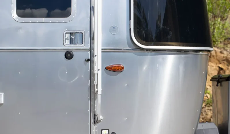 
								2021 Airstream Bambi 16′ Travel Trailer full									