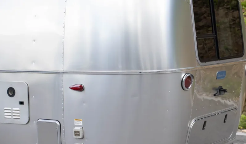 
								2021 Airstream Bambi 16′ Travel Trailer full									