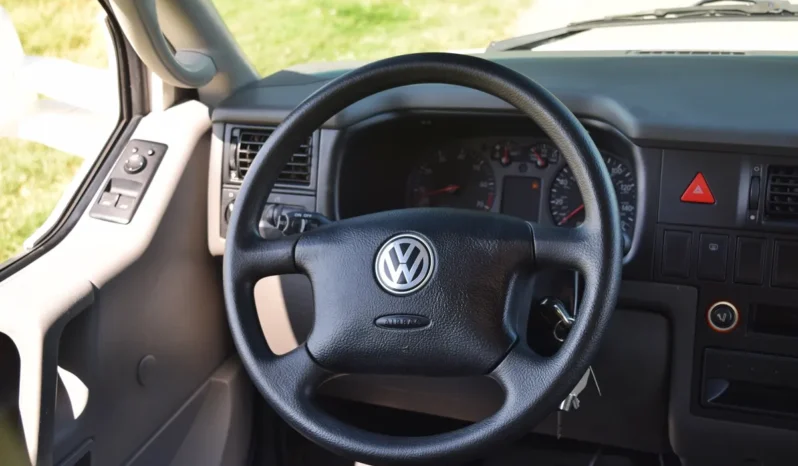 
								2001 Volkswagen EuroVan Winnebago Rialta full									