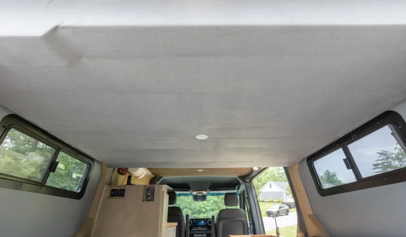 
								2020 Mercedes-Benz Sprinter 2500 full									