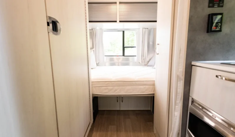 
								2021 Airstream Bambi 16′ Travel Trailer full									